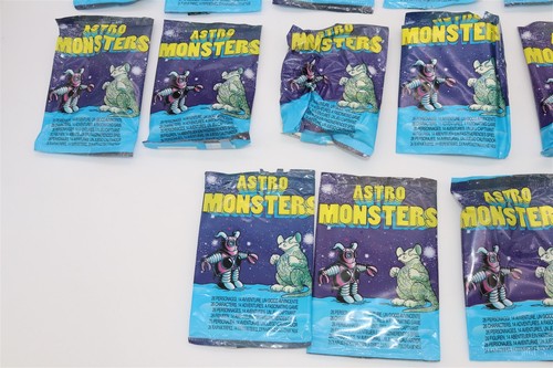 VINTAGE - K.O. GODZILLA MONSTERS MINI FIGURES CASE - ASTRO MONSTERS - LOT (25) - - 第 12/19 張圖片