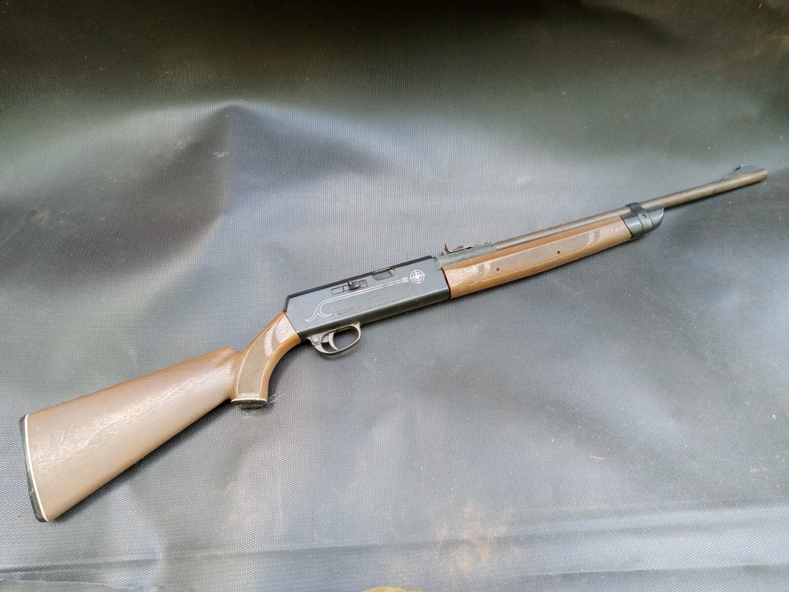 AS IS Vintage Crosman Model 2200 Magnum Pellet Gun BAD SEALS for parts