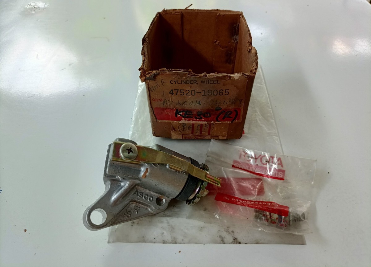 自動車 10225221 NOS/JAPAN CYLINDER ASSY, FRONT WHEEL BRAKE, RH For TOYOTA COROLLA