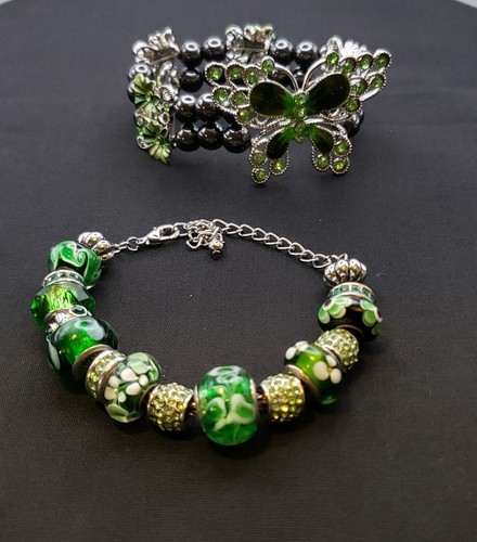 2 Green fashion beaded bracelets beautiful butterfly.Great shape! - Picture 3 of 3