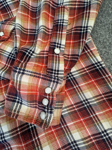 Vtg Wrangler Pre-Shrunk Mens 16.5 x 33 Plaid Flannel Pearl Snap Shirt 60s USA - Picture 3 of 10