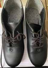 Capezio tap shoes black size 5.5 Great Condition - worn minimally