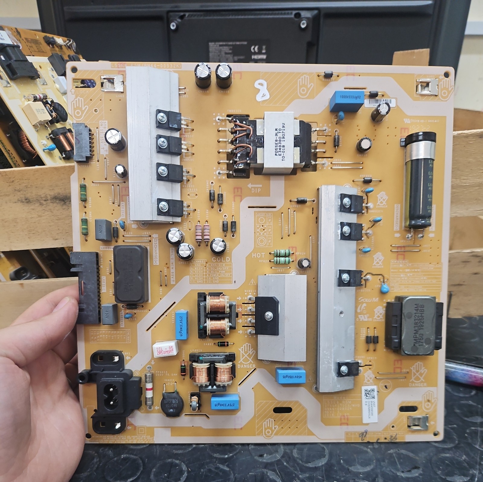 scheda alimentazione SAMSUNG UE49RU8000U codice BN44-00932K