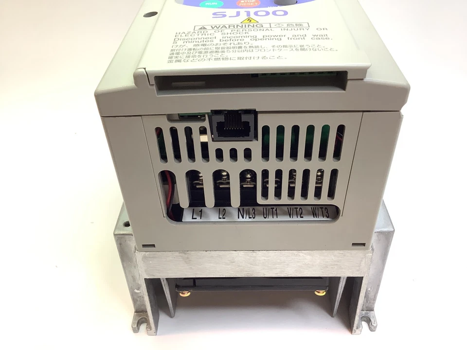 Hitachi SJ100-037LFU 3.7kw Inverter Frequency Converter Variable Frequency Drive - Image 2 of 4