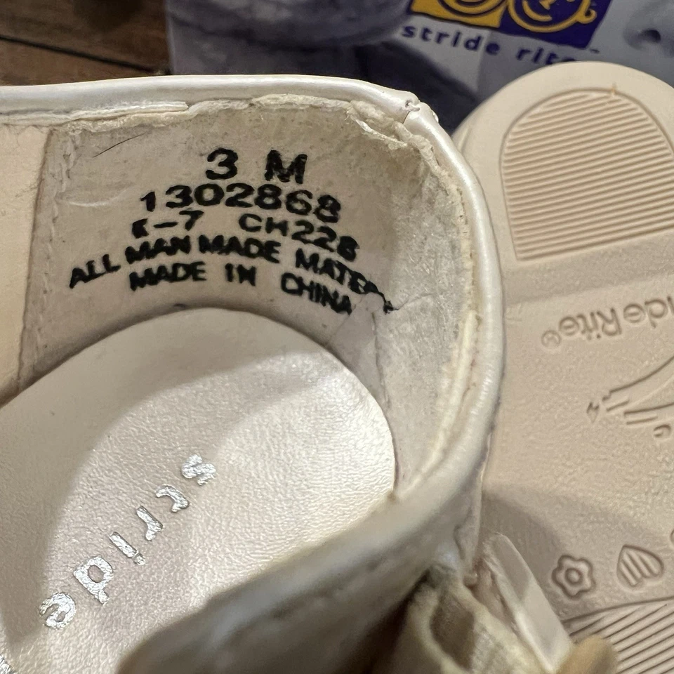 Stride Rite Baby Stacy Ecru Patent Mary Jane Dress Shoes Size 3M NIB - Image 4 of 4