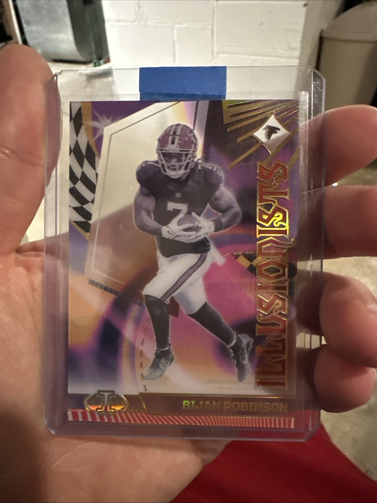 2023 Panini Illusions Illusionists Bijan Robinson #11 Red /199 (RC)