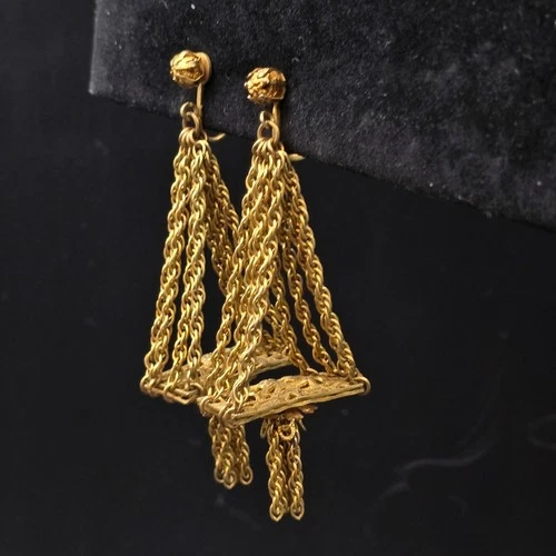 Vintage Gold Tone Chained Tassel Clip On Earrings Costume Jewelry