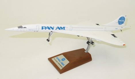 1 200 Pan Am harmonie N528PA med stå 1 200 Pan Am harmonie N528PA med stå