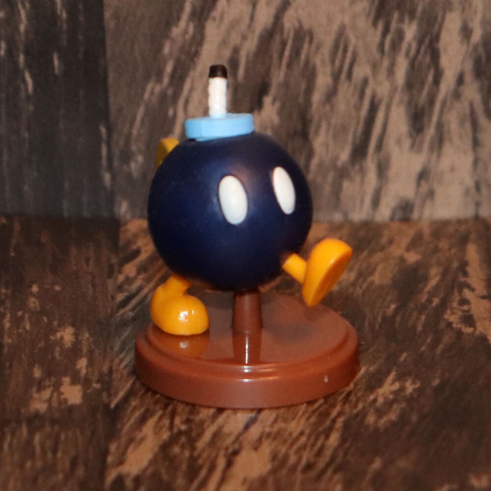 マリオ・アバチ [UN OEUF ET DES COQUES] メゾチント CHOCO EGG SUPER MARIO Bros. 30th Anniversary Mini Figure Bob-omb