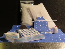 Apron Winter Christmas Kitchen Gallon Milk Glass Snow 1:12 Mini Creative 6222