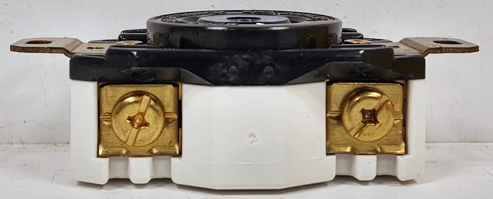 Hubbell HBL2420 3 Pole 4 Wire 20 A 3 Phase 250 VAC Twist-Lock Receptacle - Image 3 of 4