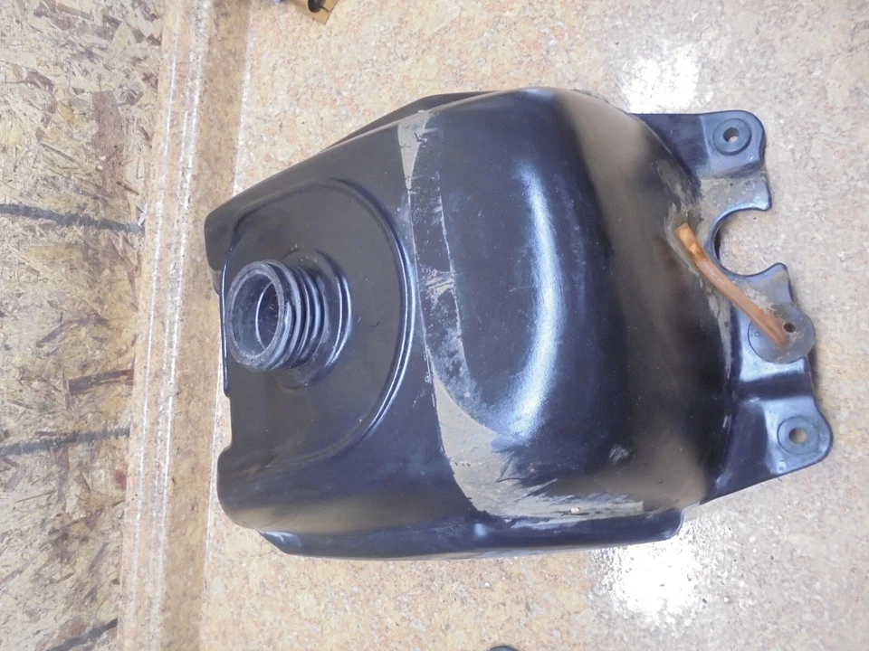 2001 2002 Yamaha ATV Bear Tracker YFM250 YFM 250 Fuel Gas Tank Petrol 4Wheeler - Image 3 of 3