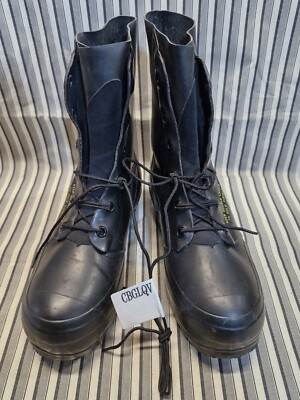 MICKEY MOUSE BUNNY BOOTS BATA 9 REGULAR Black  usually fits size 10  shoe