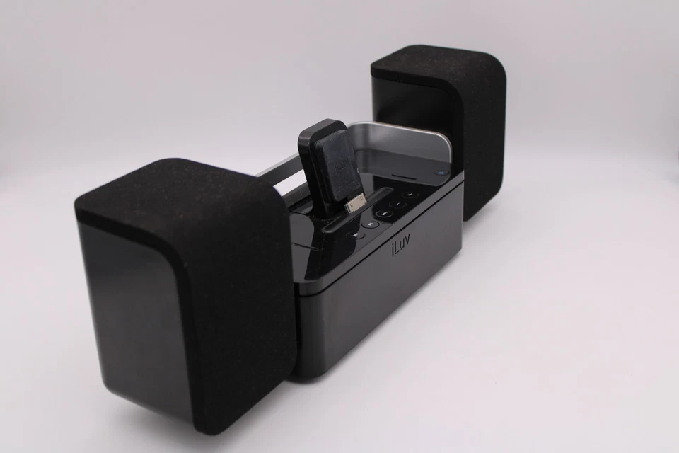 iLuv iMM747-01 Audio Cube Stereo Speaker Dock for 30-PIN iPod/iPad Black - Image 4 of 4