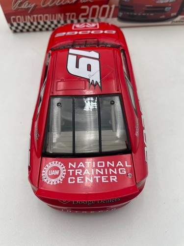 Ray Evernham #19 Dodge Show Car 2000 Interpid R/T Action 1:24 - Picture 7 of 9