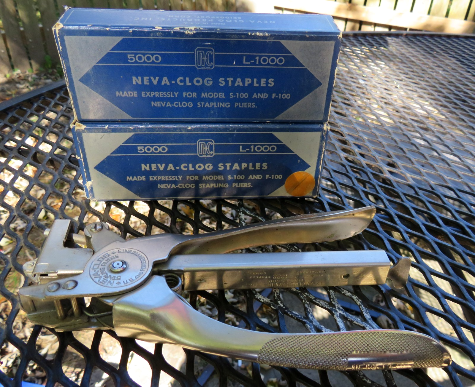 NEVA - CLOG Stapler Pliers Model S-100 Bridgeport Conn. USA & 2 boxes ...