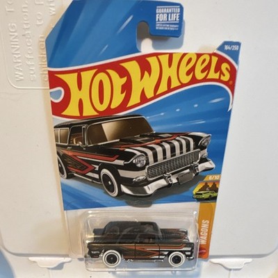 Hot Wheels Classic '55 Nomad 1955 Chevrolet Wagons Black/White/Red 1:64