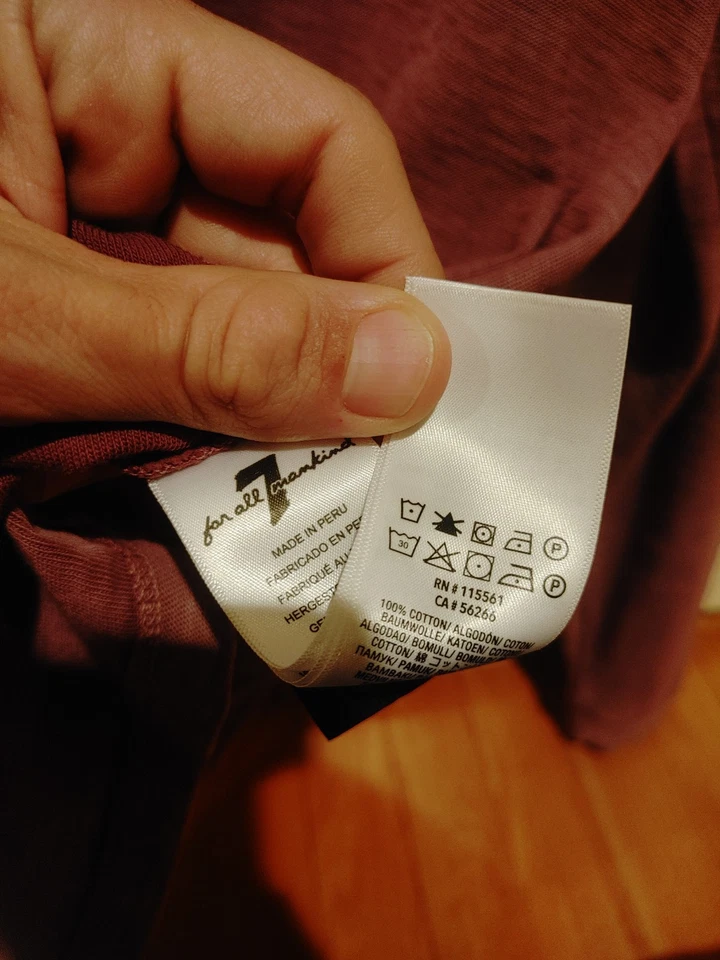 7 For All Mankind Para hombres Brooklyn Signature Slub Henley en Berenjena Mediana Foto 4 de 4