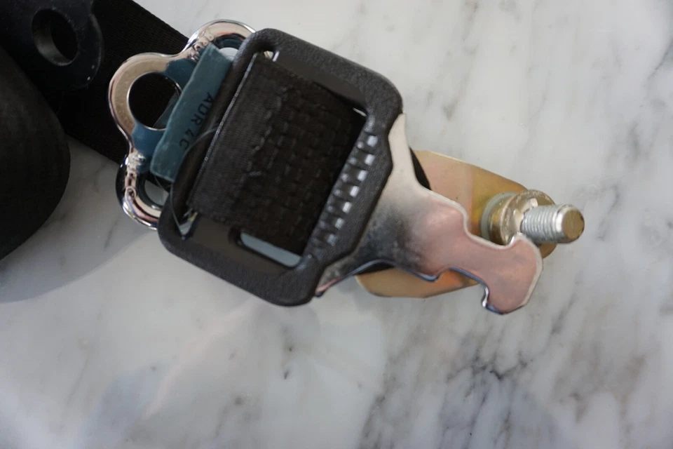 MERCEDES 300SD W126 1981-1985 CINTURÓN DE SEGURIDAD DELANTERO IZQUIERDO 1268602585 OEM Foto 3 de 4