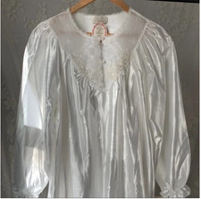 Cute-Trend-Vintage-White Satin Lace-Victorian Long Sleeve Nightgown M-never worn