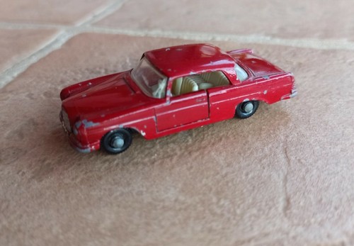 Matchbox Mercedes Benz 220 SE n. 53 - Foto 2 di 5