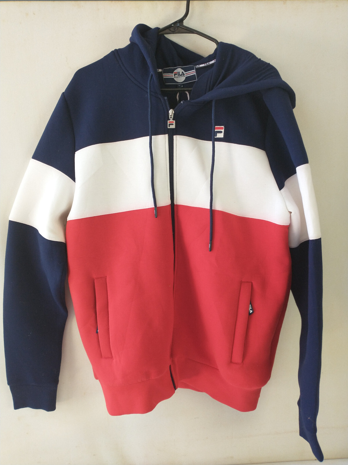 Felpa con cappuccio uomo Hugo full zip pannello colorblock rosso bianco blu nuova con etichette FILA nuova