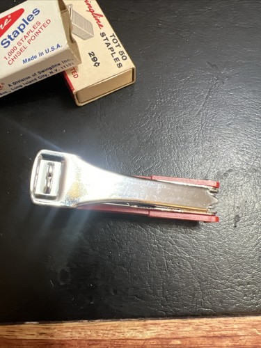 Vintage Bostitch Mini Stapler and 2 Boxes Swingline Staples - Picture 5 of 8