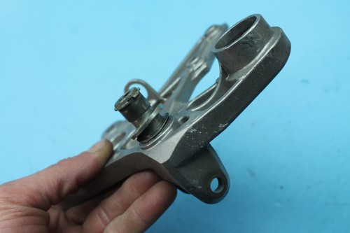 940 08-11 JUEGO TRASERO DERECHO HONDA CBR1000RR REPOSAPIÉS CONDUCTOR REPOSAPIÉS - Imagen 8 de 9
