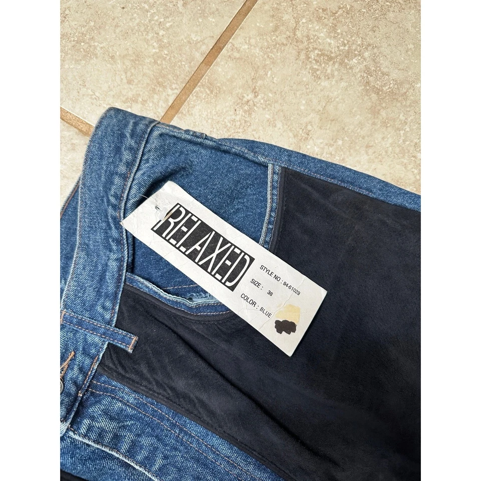 Jeans vintage de veludo Corniche tamanho 38 - Imagem 4 de 4