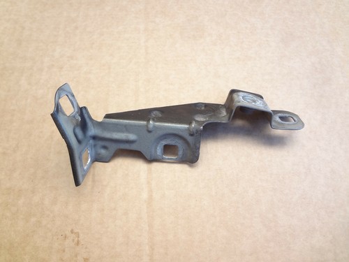 BMW 1er E87 Kotflügelhalter rechts oben 97tkm