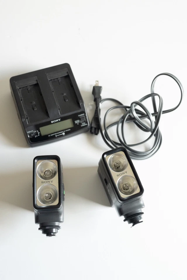 2-Sony HVL-20DW2 Battery Video Light with Sony AC power adaptor - Image 2 of 4
