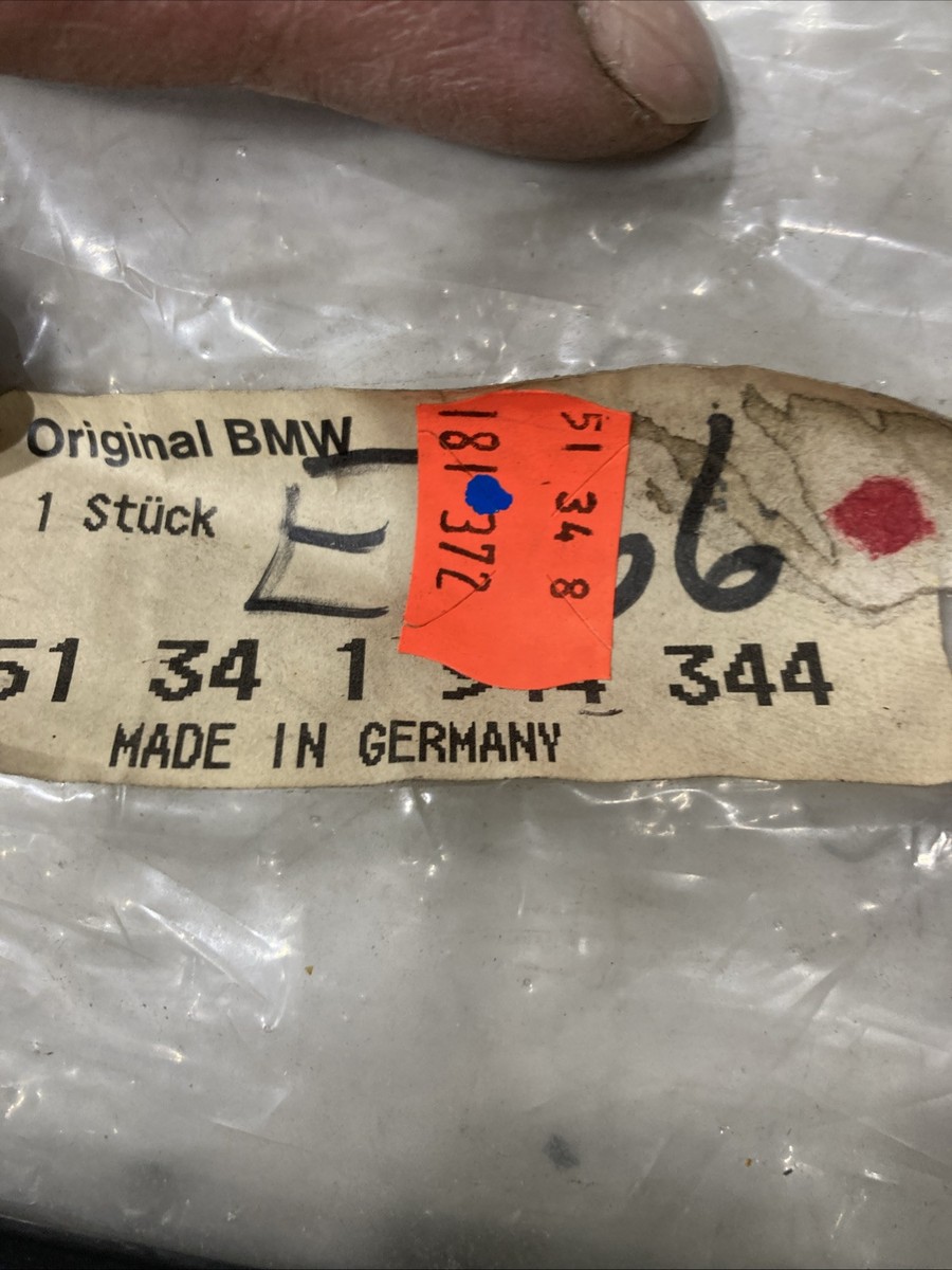 1989-1995 BMW E34 Right Rear Molding 51341944344 51348181372 NEW
