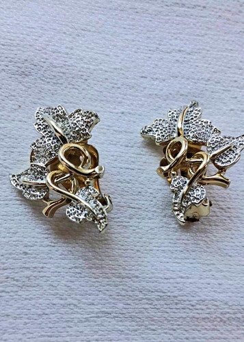 Sarah Coventry "Plain And Fancy" Collection Clip On Earrings