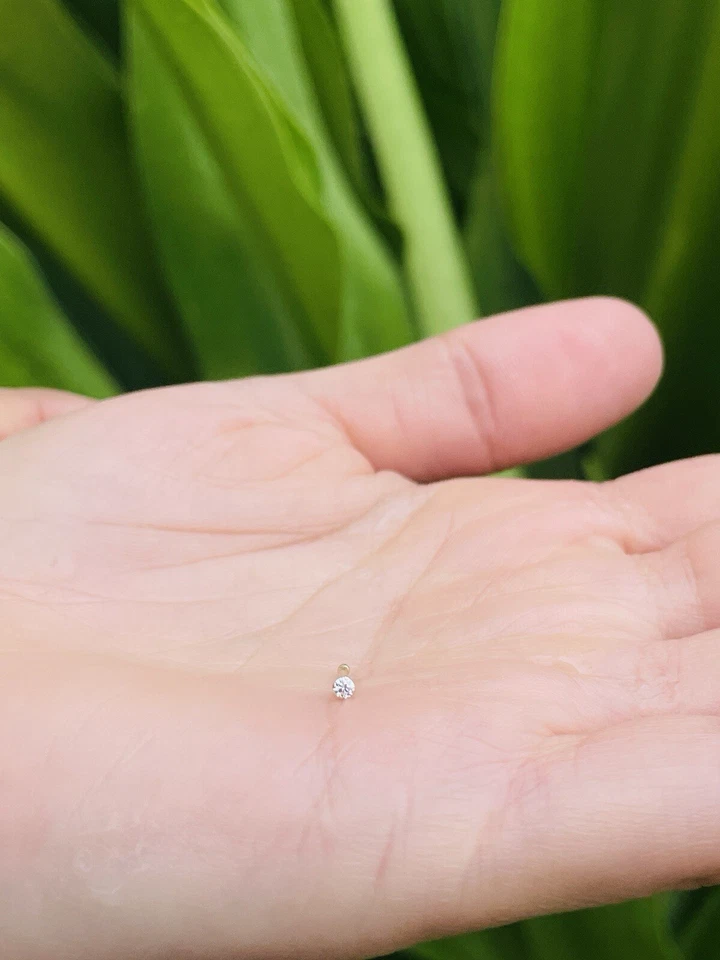 Anillo con nariz de diamante genuino natural de 2 mm VS 14k oro amarillo sólido de 20 g Foto 2 de 4