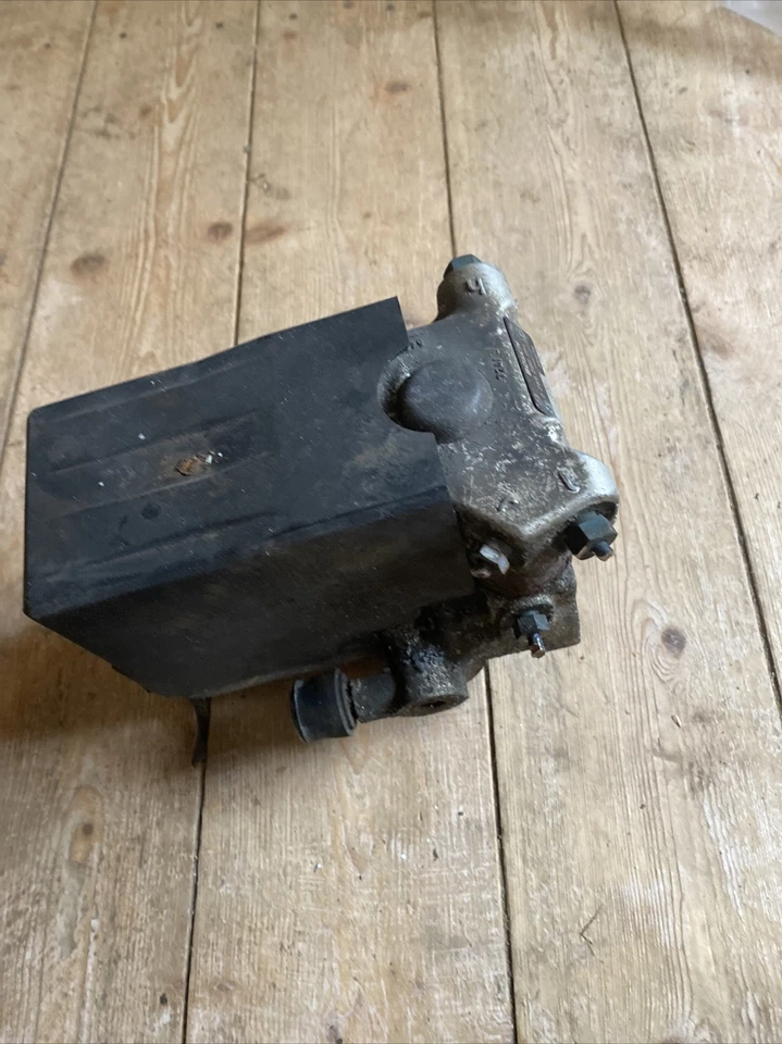 Volvo 740 745 940 945 960 Genuine ABS Hydraulic Block Bosch 0265200054 - Image 4 of 4