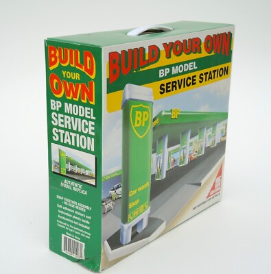 Very nice! BP scale model auto service station NEW!  Great for diorama's
