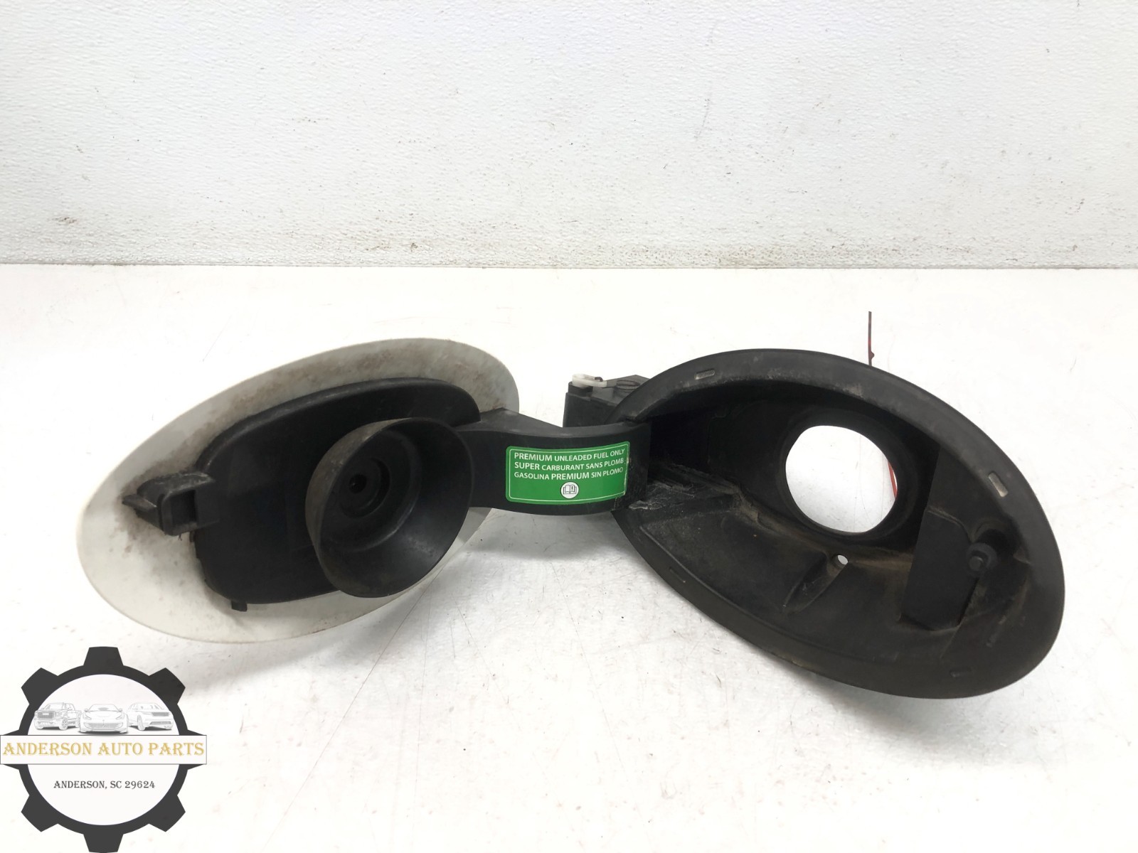 2014-2020 MASERATI QUATTROPORTE FUEL FILLER POCKET DOOR LID ASSEMBLY OEM