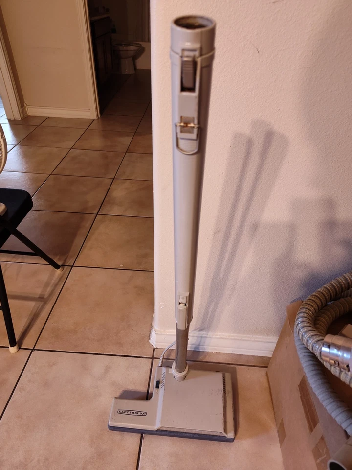 ELECTROLUX AMBASSADOR VACUUM W/ BAGS Power Nozzle Refurbished & Sidekick - Image 4 of 4