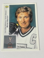 1992 Upper Deck HOFer Wayne Gretzky Lady Bing Memorial Trophy Winner # 435 , NM.