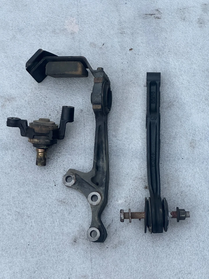 03-09 Soportes de montaje diferencial delantero Lexus GX470 X3 OEM Foto 2 de 2