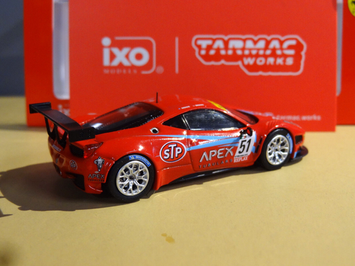 Tarmac Works x iXO Models - 2011 FERRARI 458 ITALIA GT3 - D. BROWN / G. GEDDIE - Picture 4 of 7