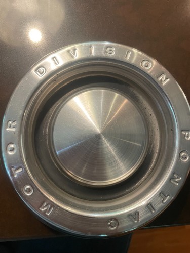 1965-1968 Pontiac 8 lug hub cap set of (4) - Picture 5 of 5