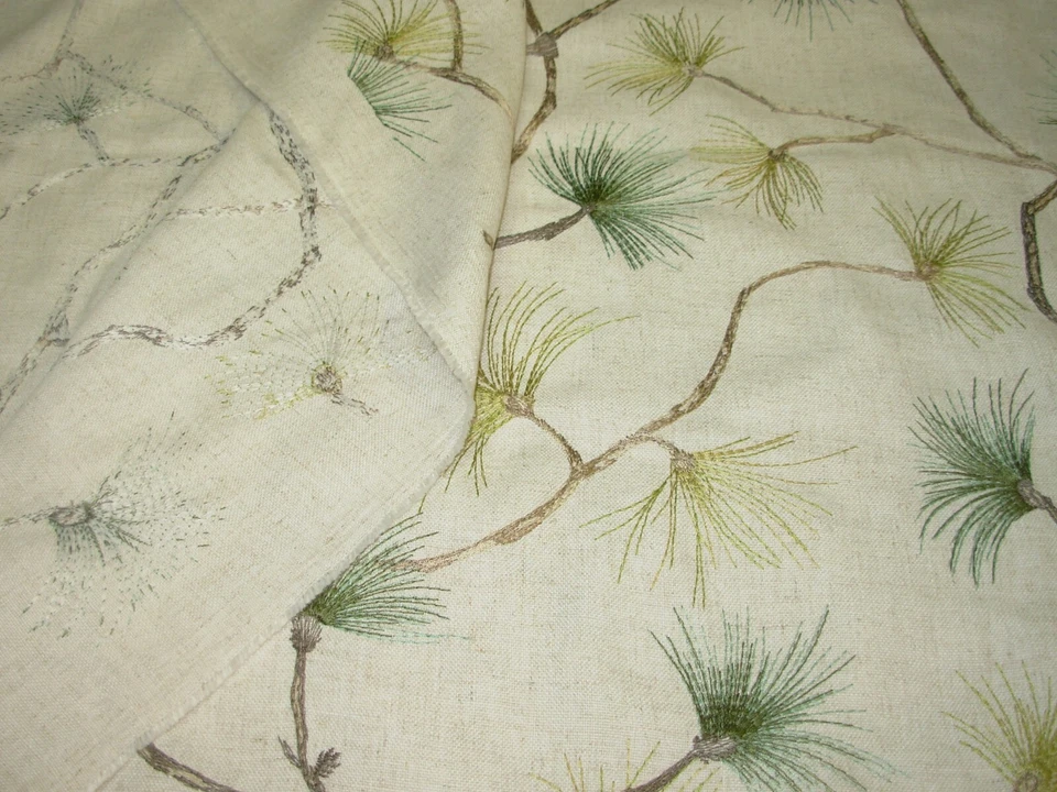 TELA DE TAPICERÍA BORDADA OCONO FLORAL REGAL DE 2 YARDAS POR MENOS Foto 3 de 3