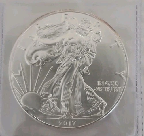 2017 UNCIRCULATED 🇺🇸 SILVER EAGLE. BRILLIANT, AND FOR YOU! 🔥