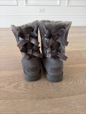 UGG Women's Short Bow Boots Gray Suede Shearling Size 6