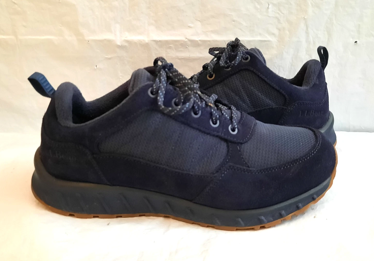 LL Bean Snow Sneaker Men's Size 9.5W Hiking Trail Shoes Carbon Navy
Opens in a new window or tab