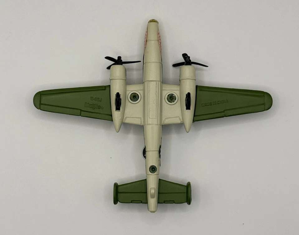 Maisto B-25 Mitchell Вторая мировая война армия США литой самолет масштаб 1:87 - Изображение 3 из 3