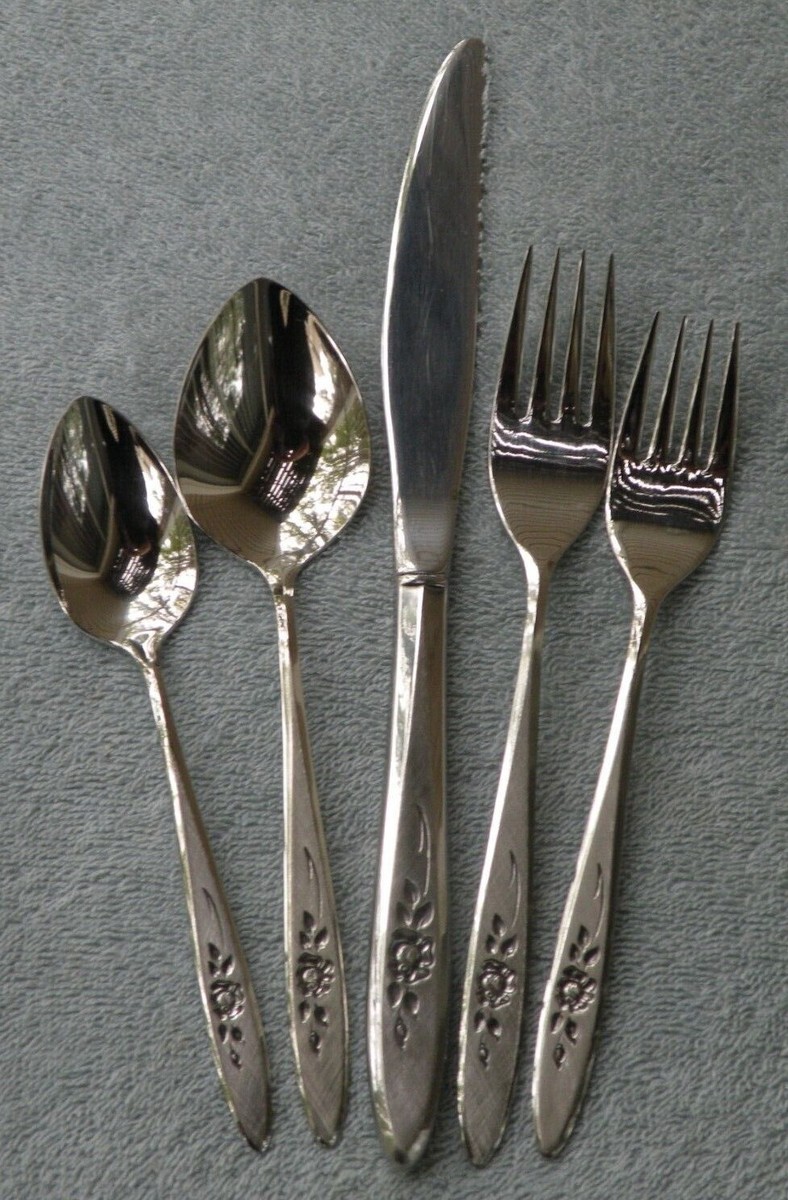ROSE SHADOW - Community Stainless / Oneida - NOS Silverware