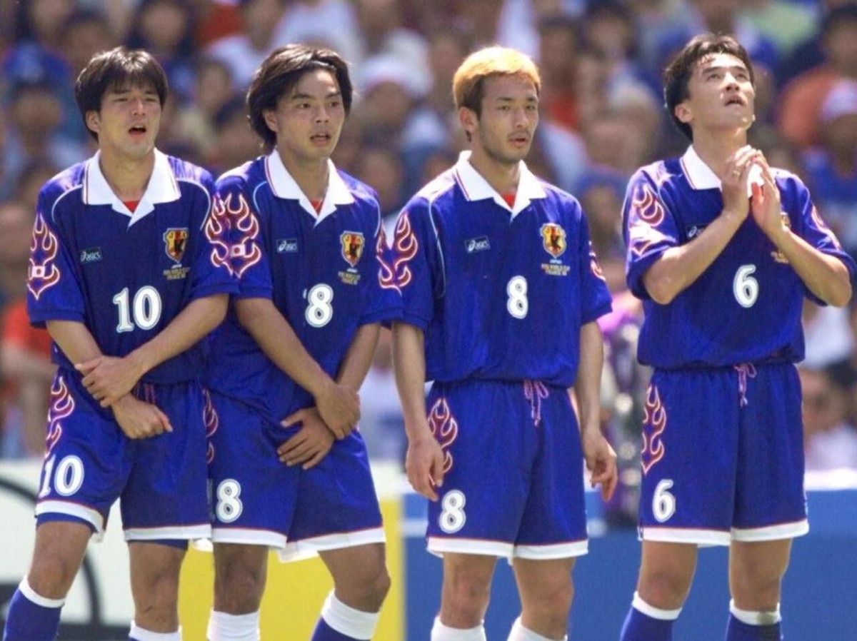 99年　サッカー日本代表　サッカー　ユニフォーム 1999年からアディダスが手掛けるサッカー日本代表の歴代