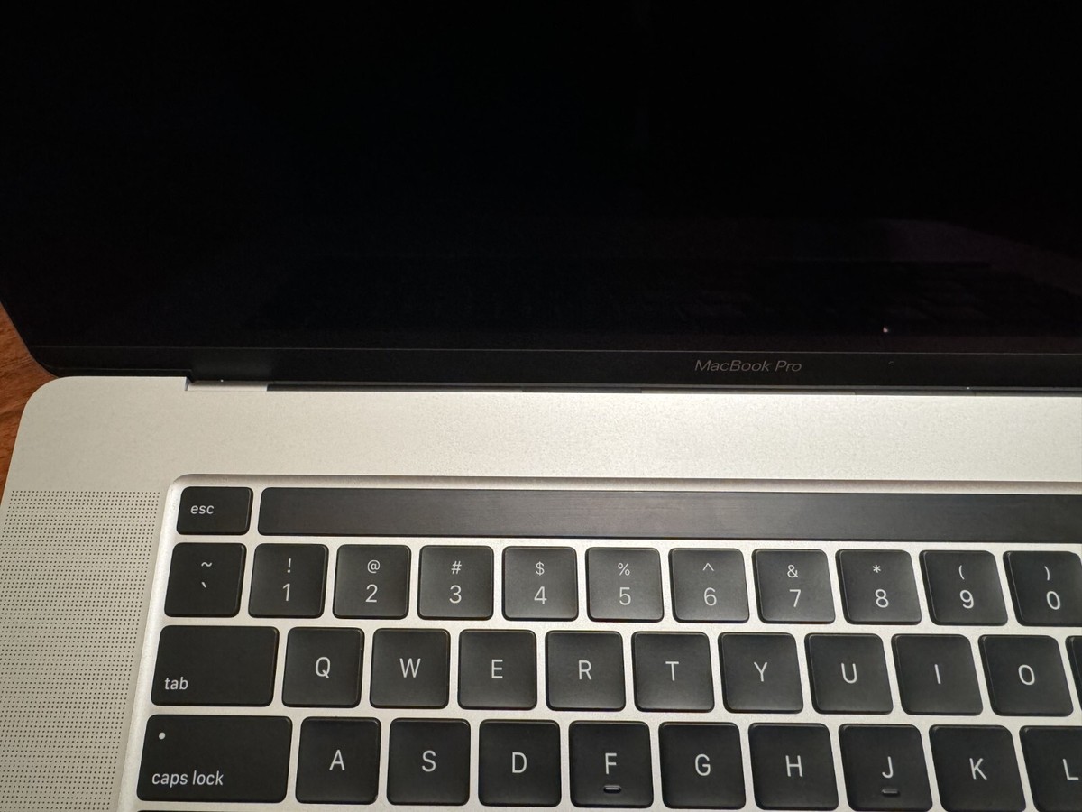 Apple MacBook Pro 16 in (Intel Core i9, 32GB, 1TB SSD, AMD Apple MacBook Pro 16 in (Intel Core i9, 32GB, 1TB SSD, AMD